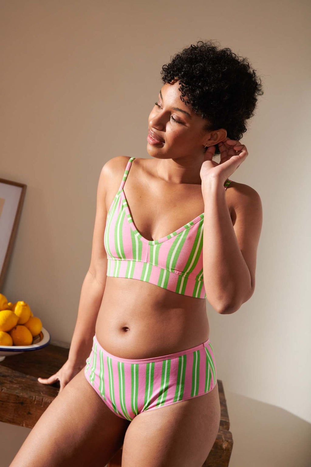 Marie-Charles fait du 85B et porte une taille M*