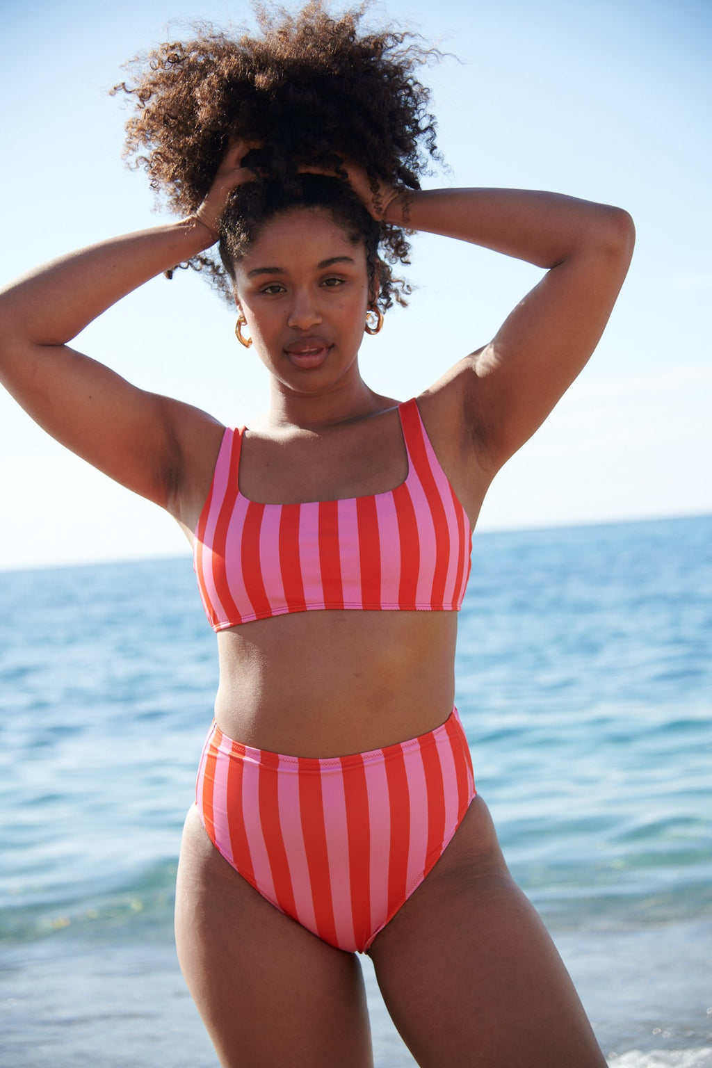 Marie-Charles fait du 90B et porte une taille M en haut*