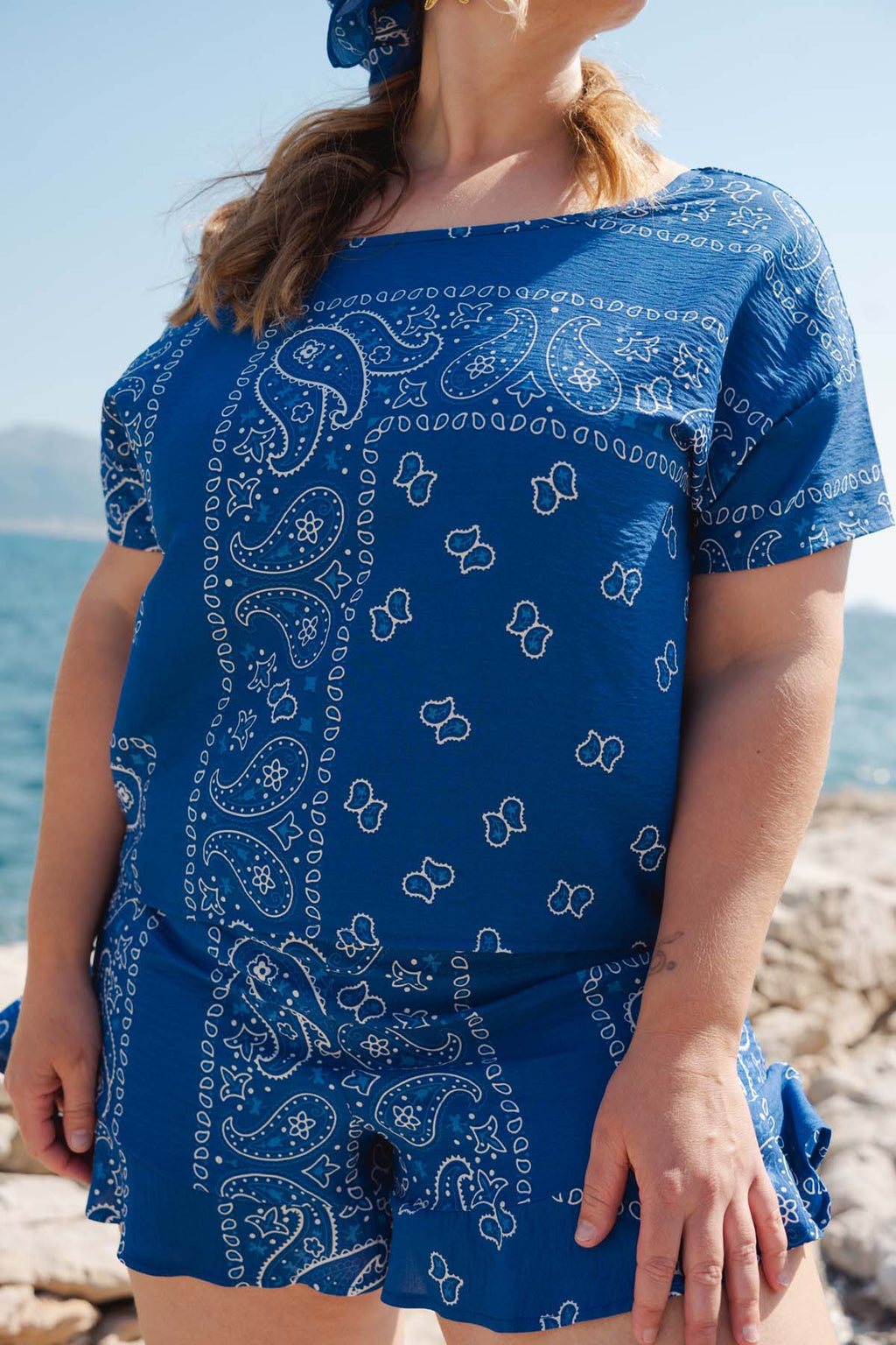 Isaure porte une taille XL*