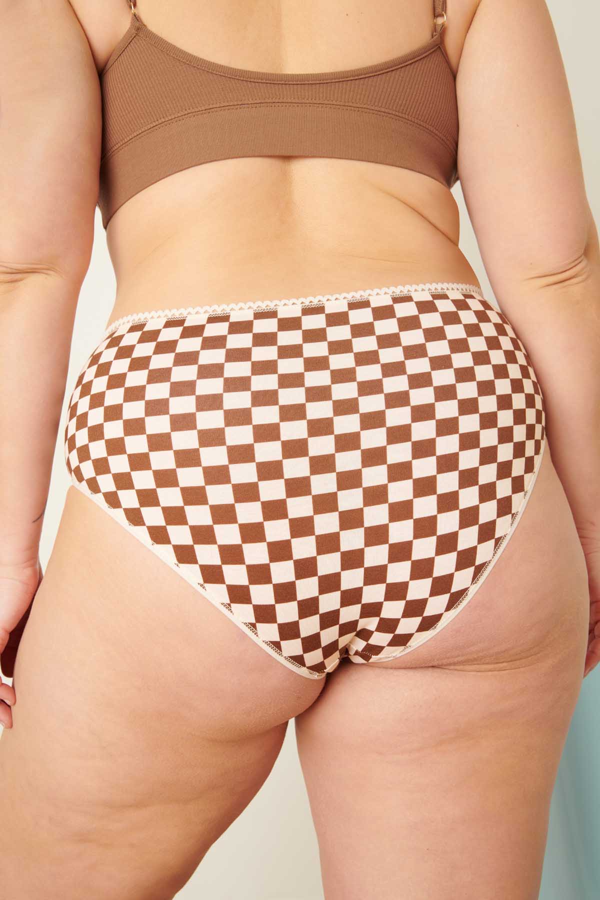 Isaure fait du 95D et porte une taille L*