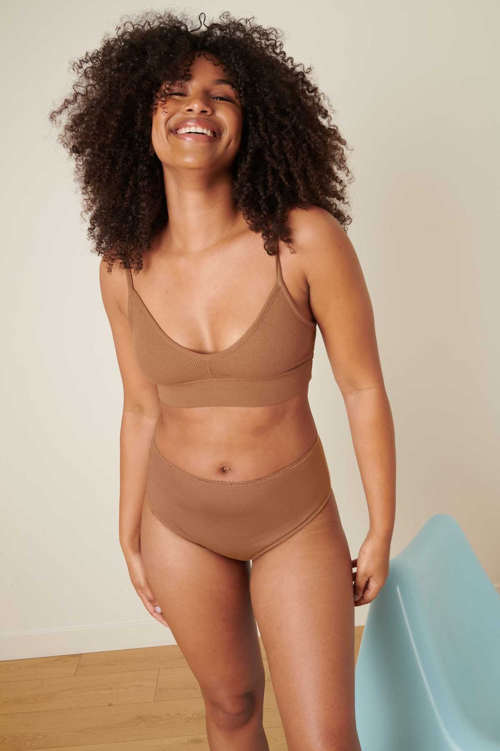 Marie-Charles fait du 85C et porte une taille M*