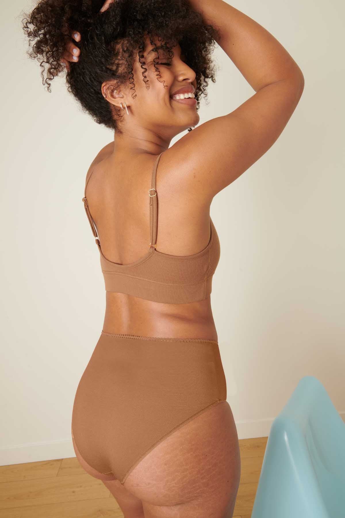 Marie-Charles fait du 85C et porte une taille M*