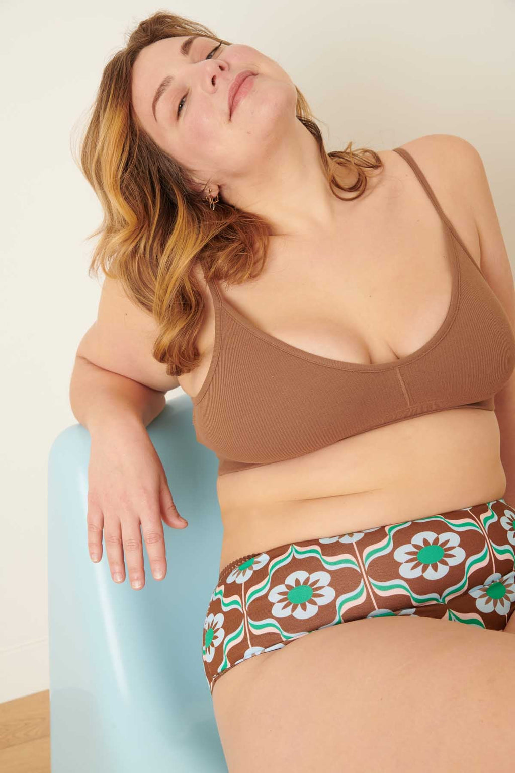Isaure fait du 42 porte une taille L*
