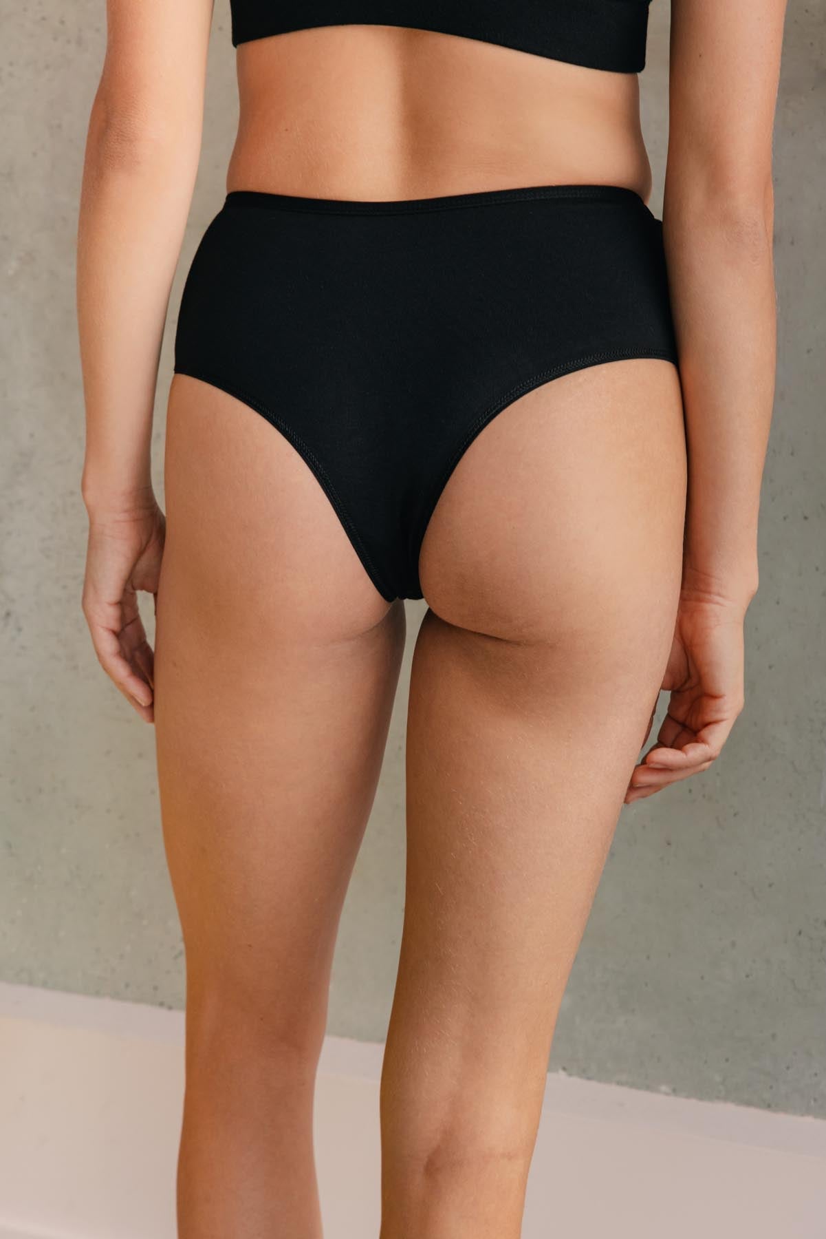 Violette fait du 34 et porte une taille XS*