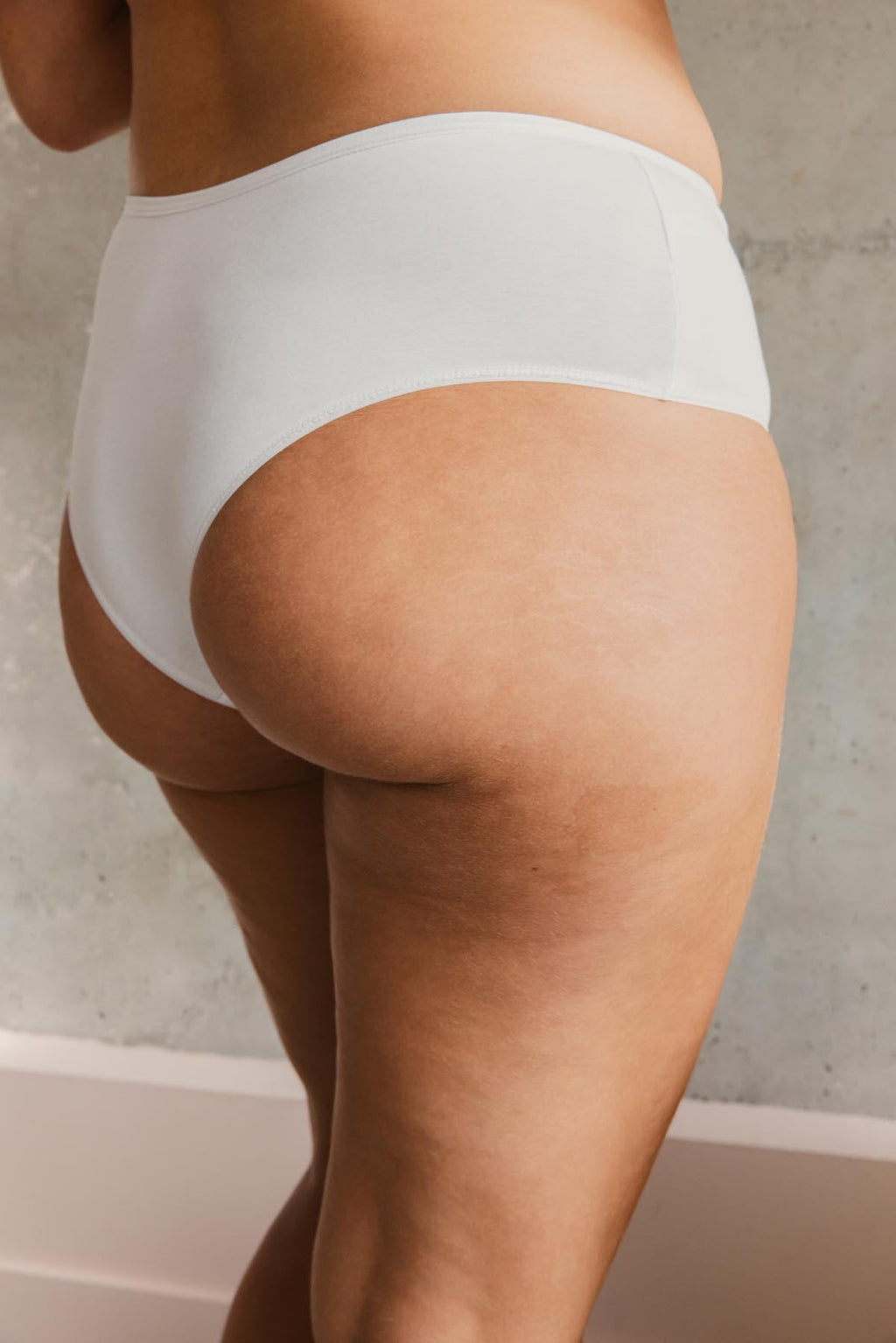 Lorea fait du 38 et porte une taille M*