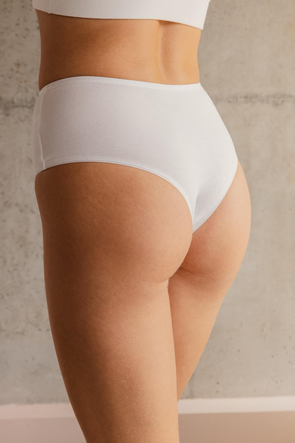 Violette fait du 34 et porte une taille XS*