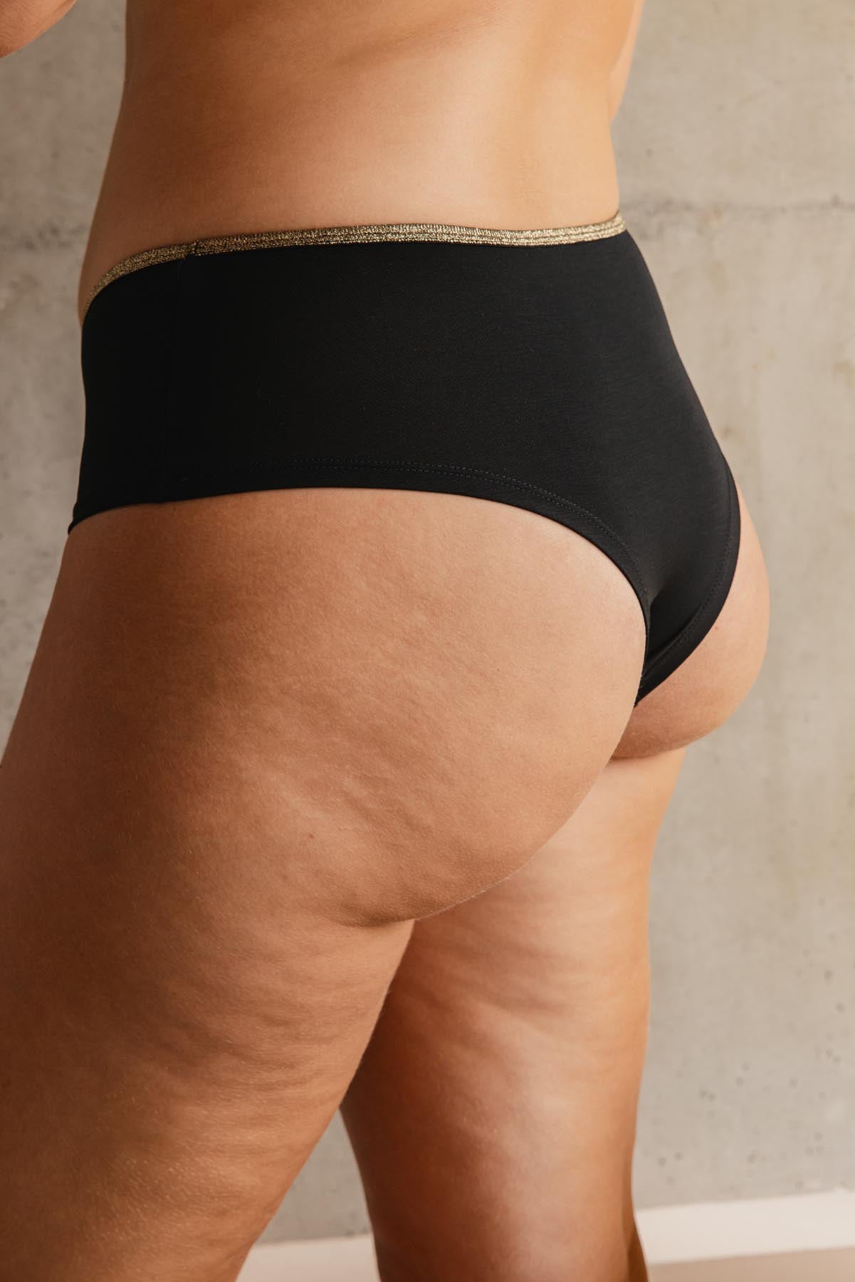 Lorea fait du 38 et porte une taille M*