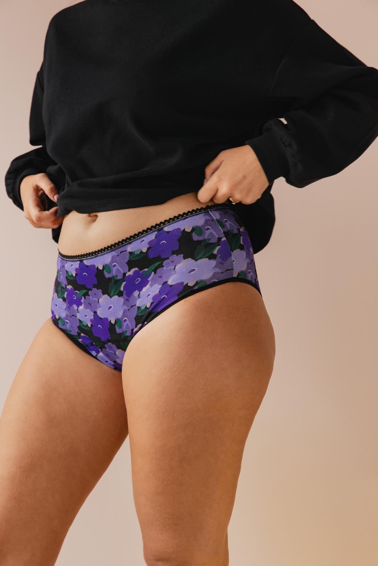 Lorea fait du 38 et porte une taille M*