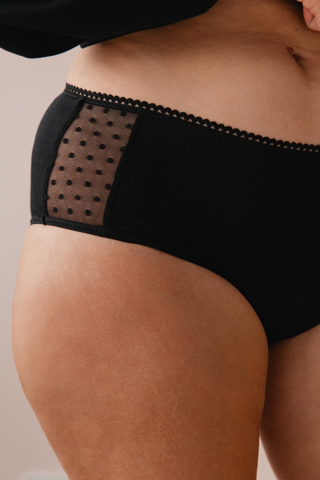 Lorea fait du 38 et porte une taille M*