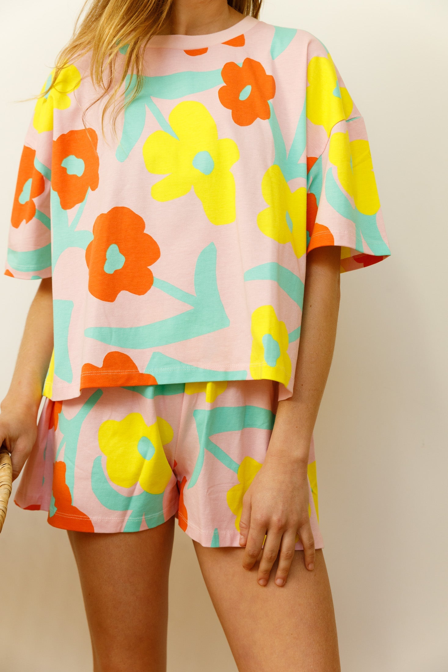 Violette fait du 36, elle porte une taille S*Pyjama femme short coton BIO - Pyjashort - We Are Jolies