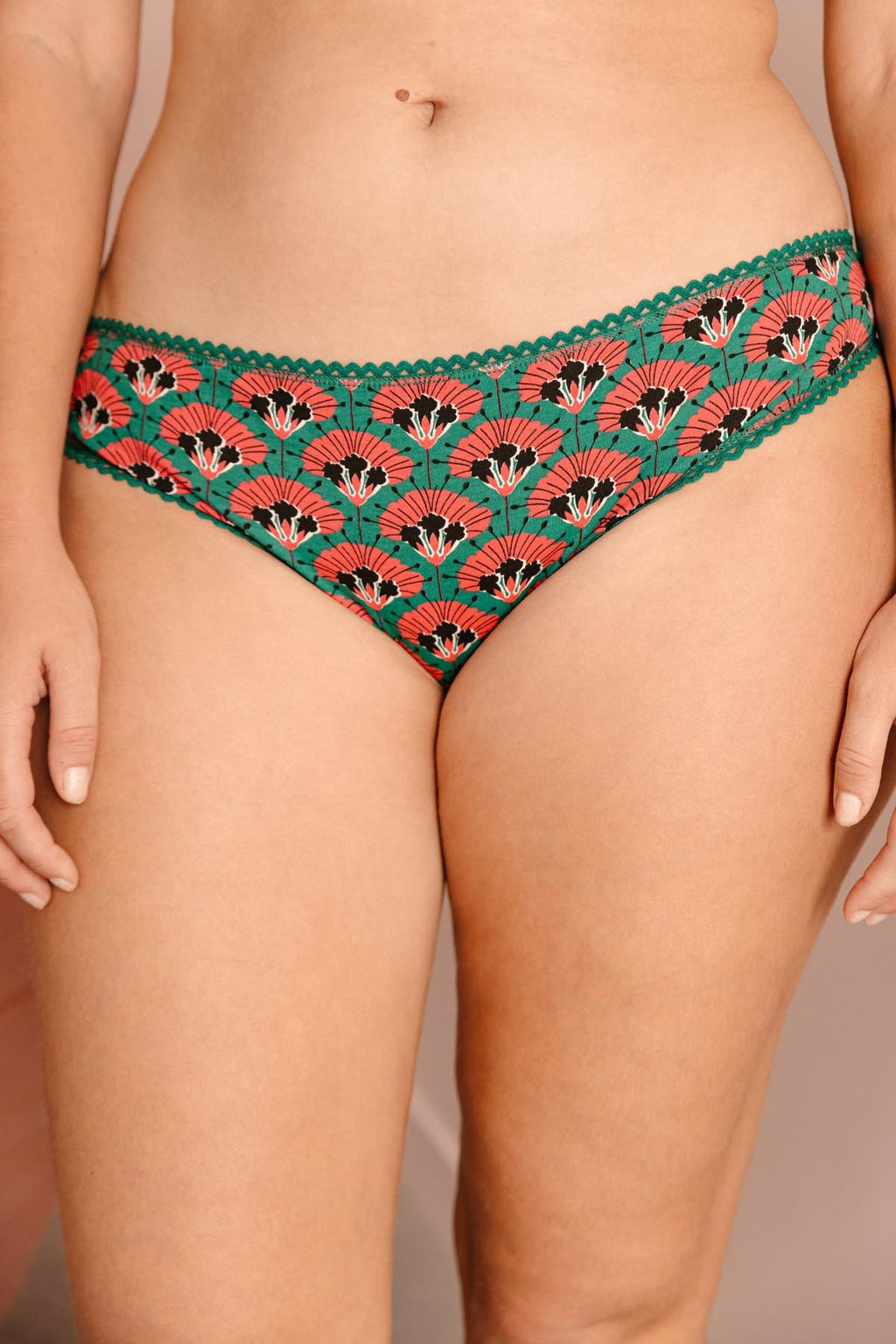 Lorea fait du 38 et porte une taille M*