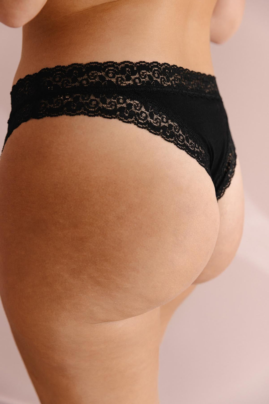 Lorea fait du 38 et porte une taille M*