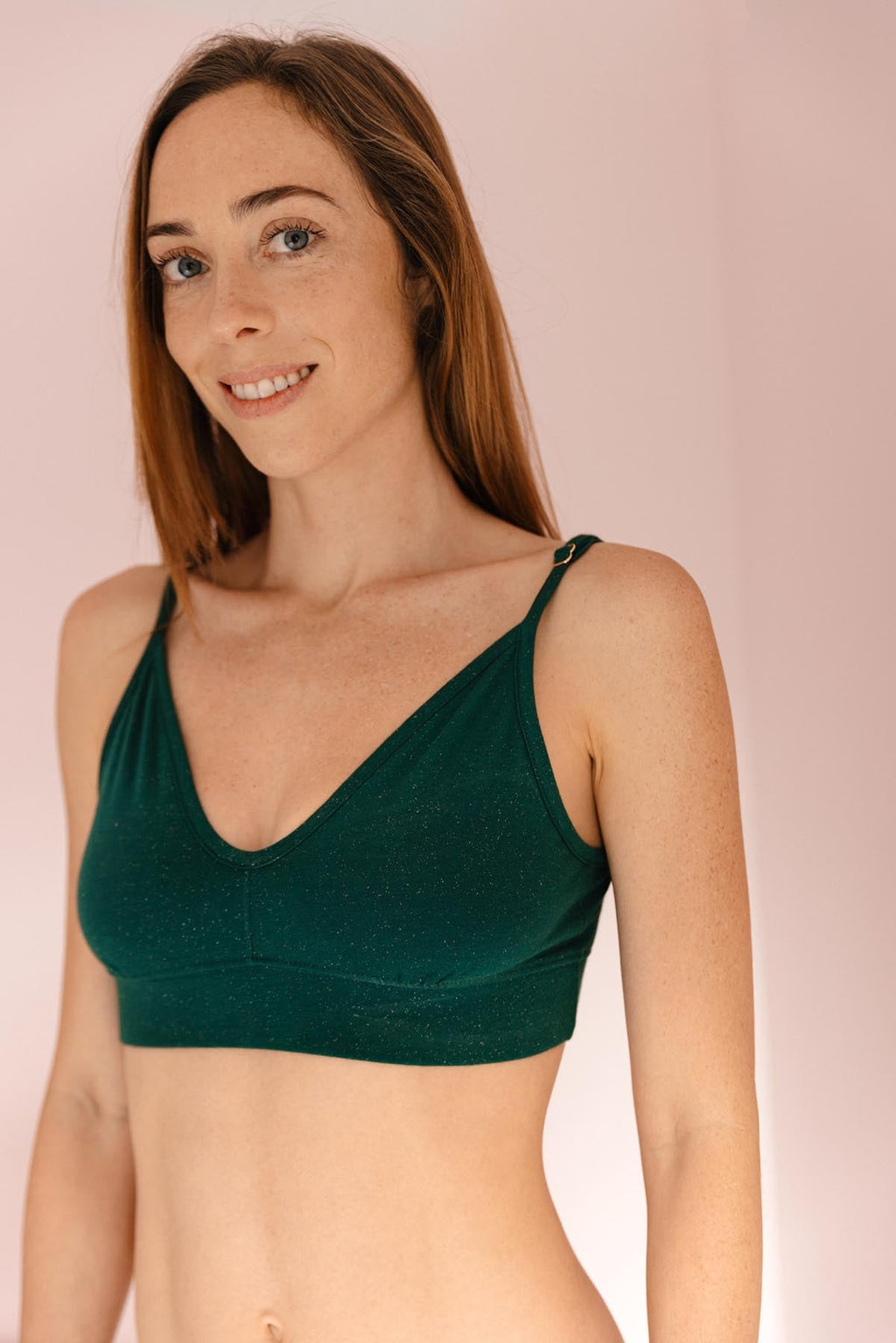 Fannie fait du 85B et porte une taille M*