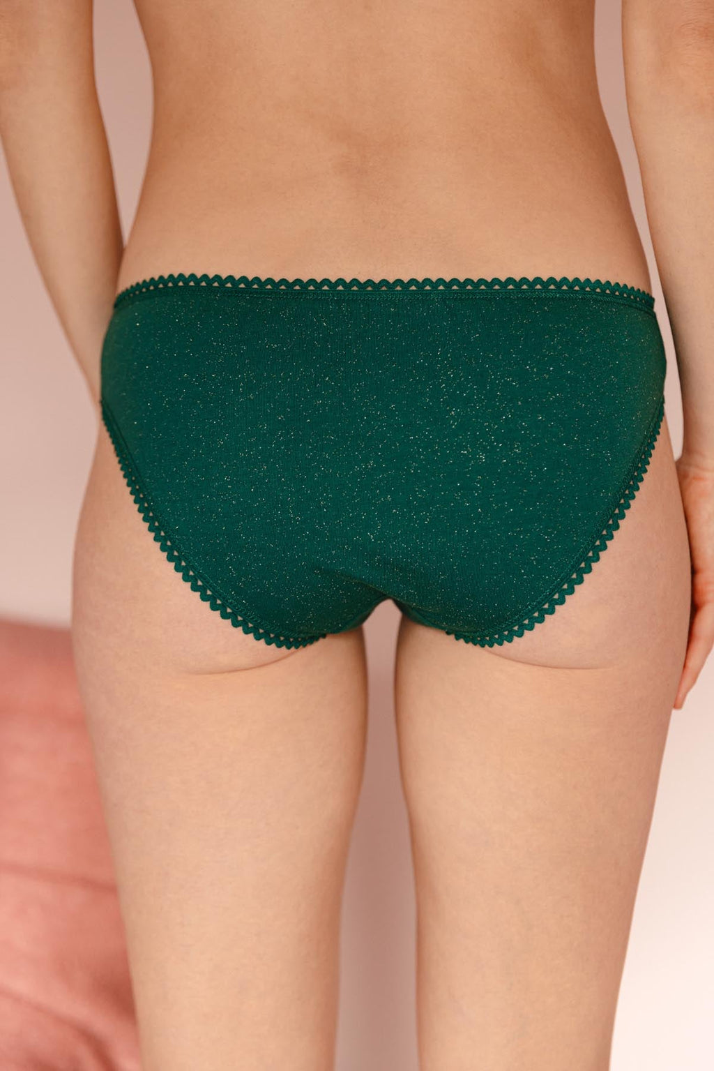 Fannie fait du 34 et porte une taille XS*