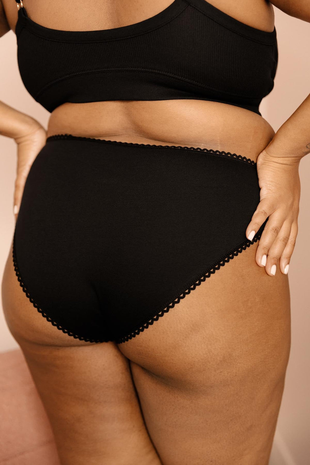Tiffany fait du 48 et porte une taille 3XL*