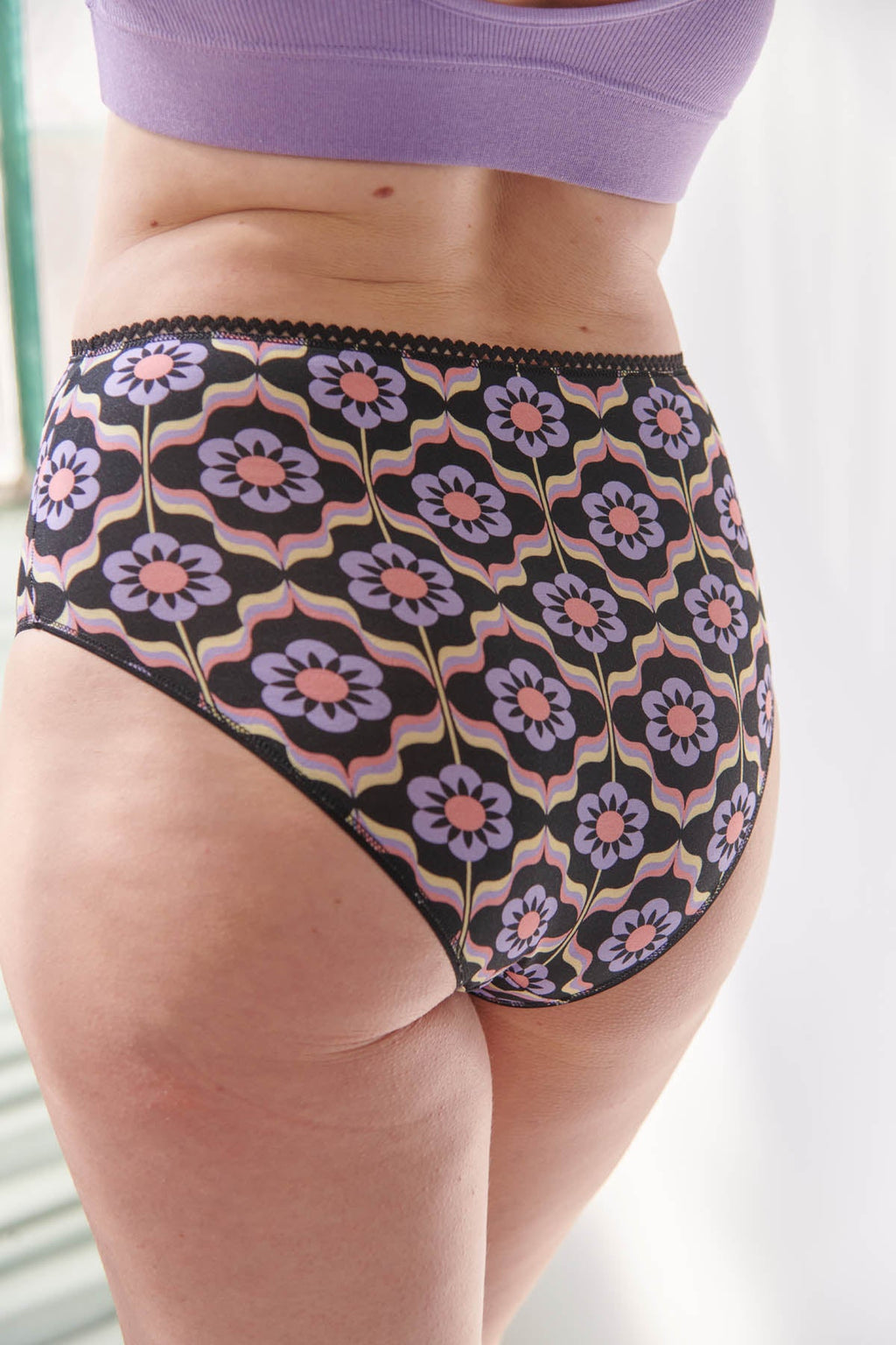 Julie fait du 40 et porte une taille M*