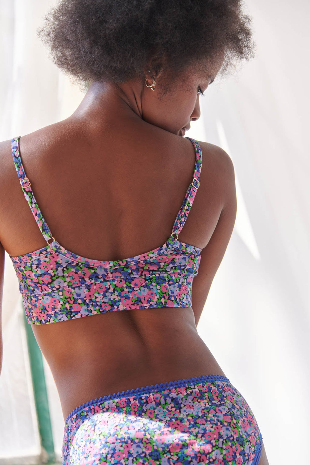 Kathy fait du 80A et porte une taille S*