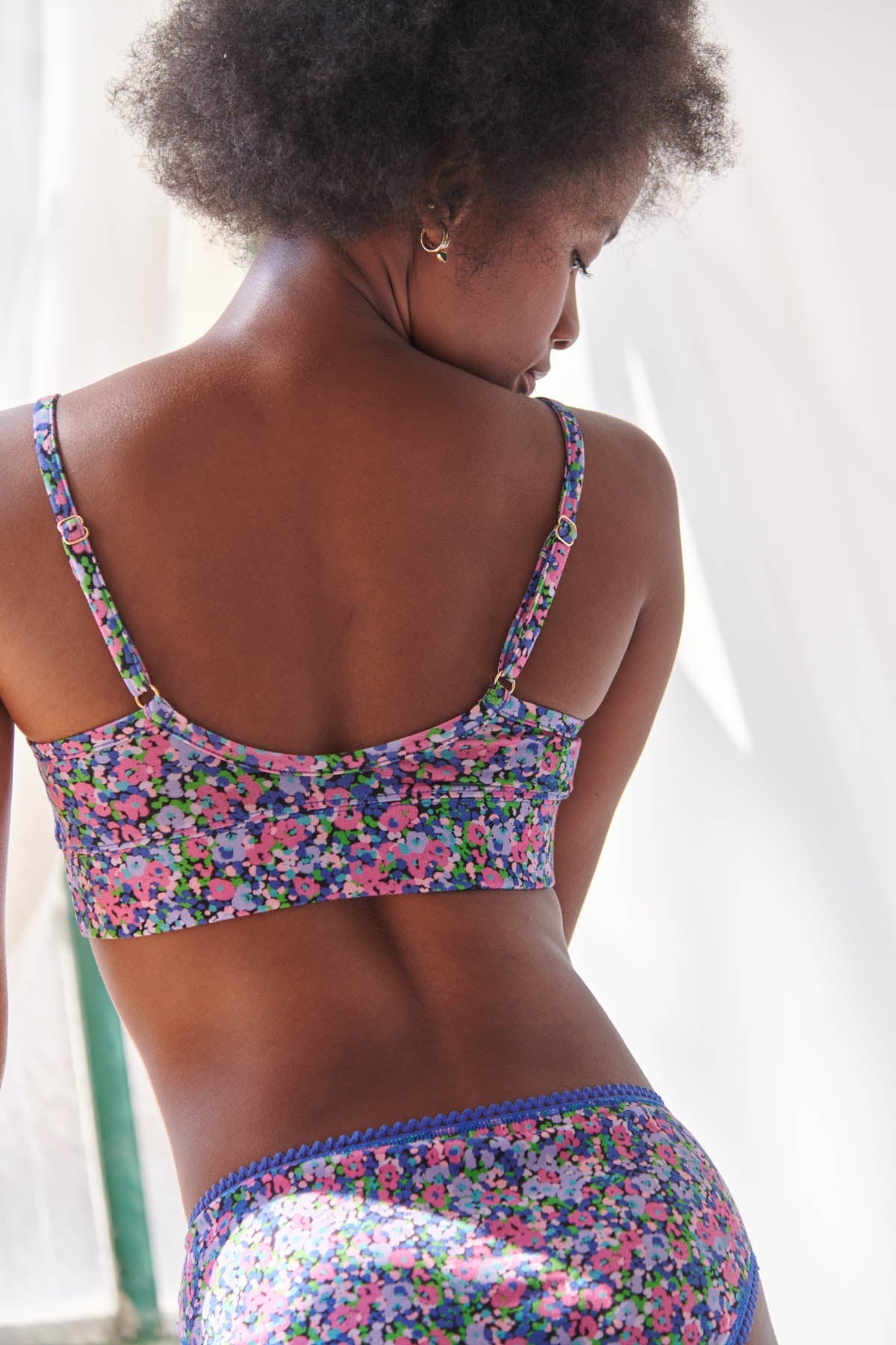Kathy fait du 80A et porte une taille S*