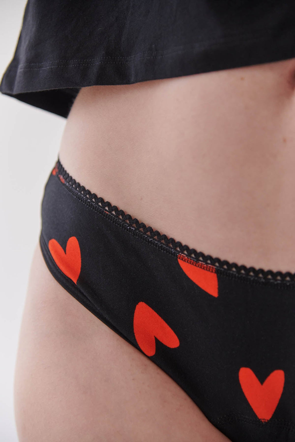 Julie fait du 40 et porte une taille M*
