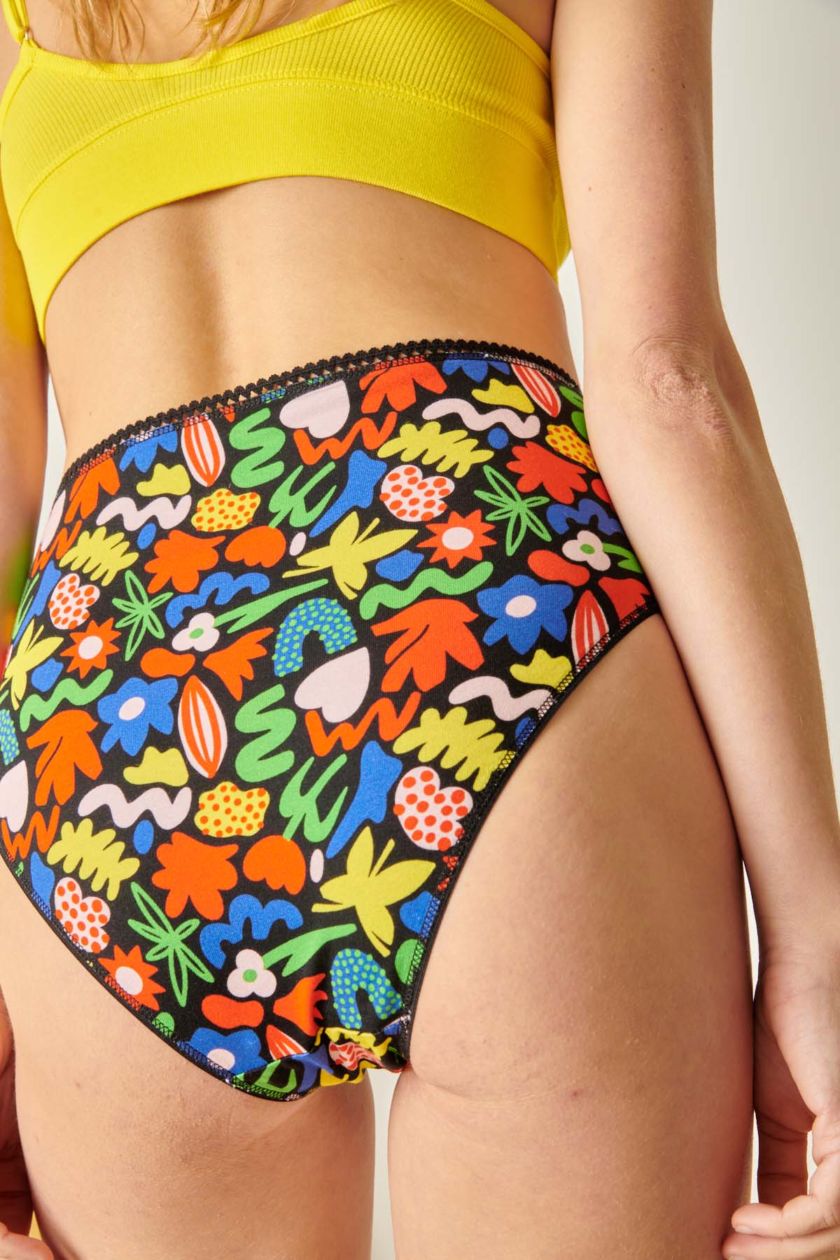 Violette fait du 36 et porte une taille S*