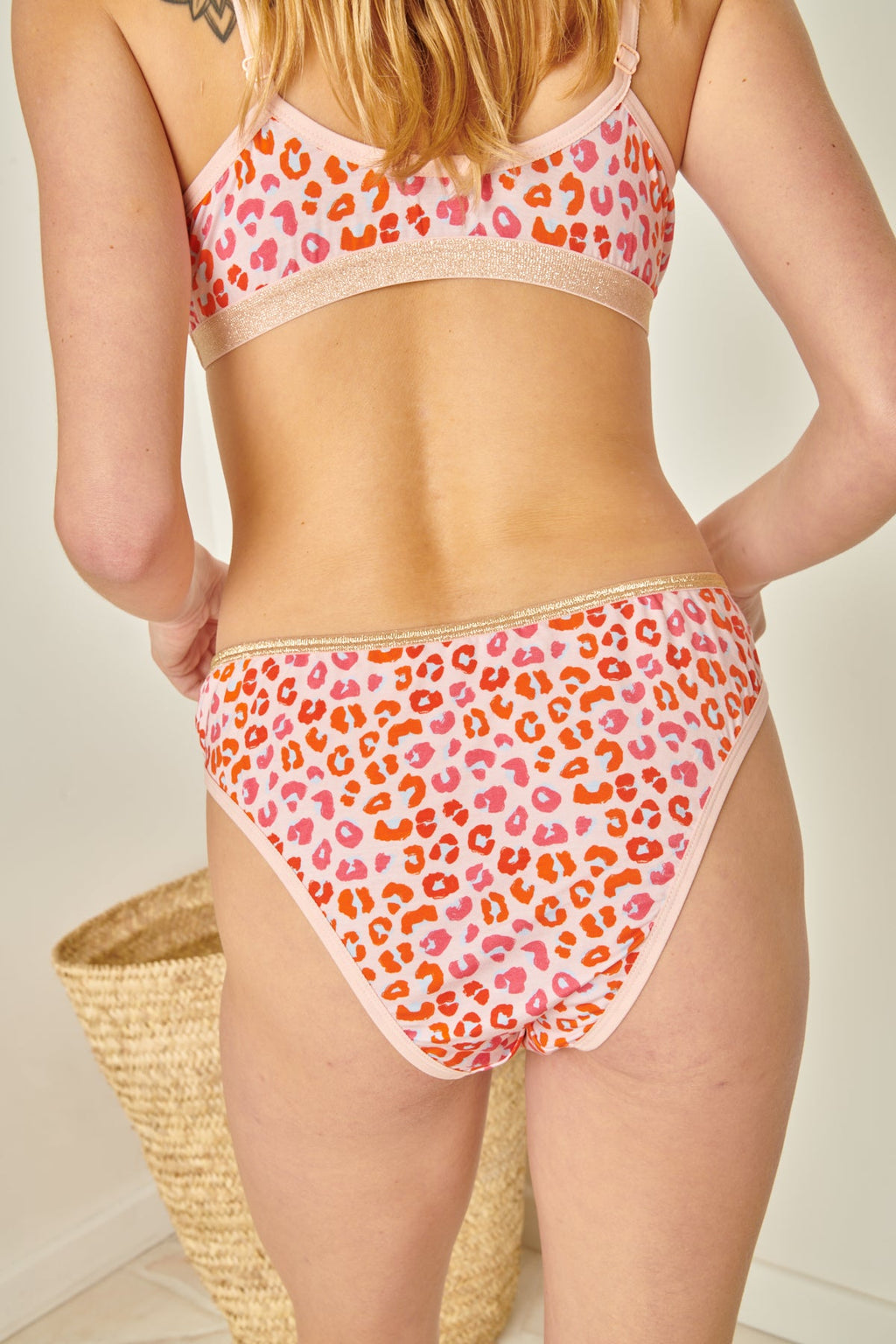 Violette fait du 36 et porte une taille S*