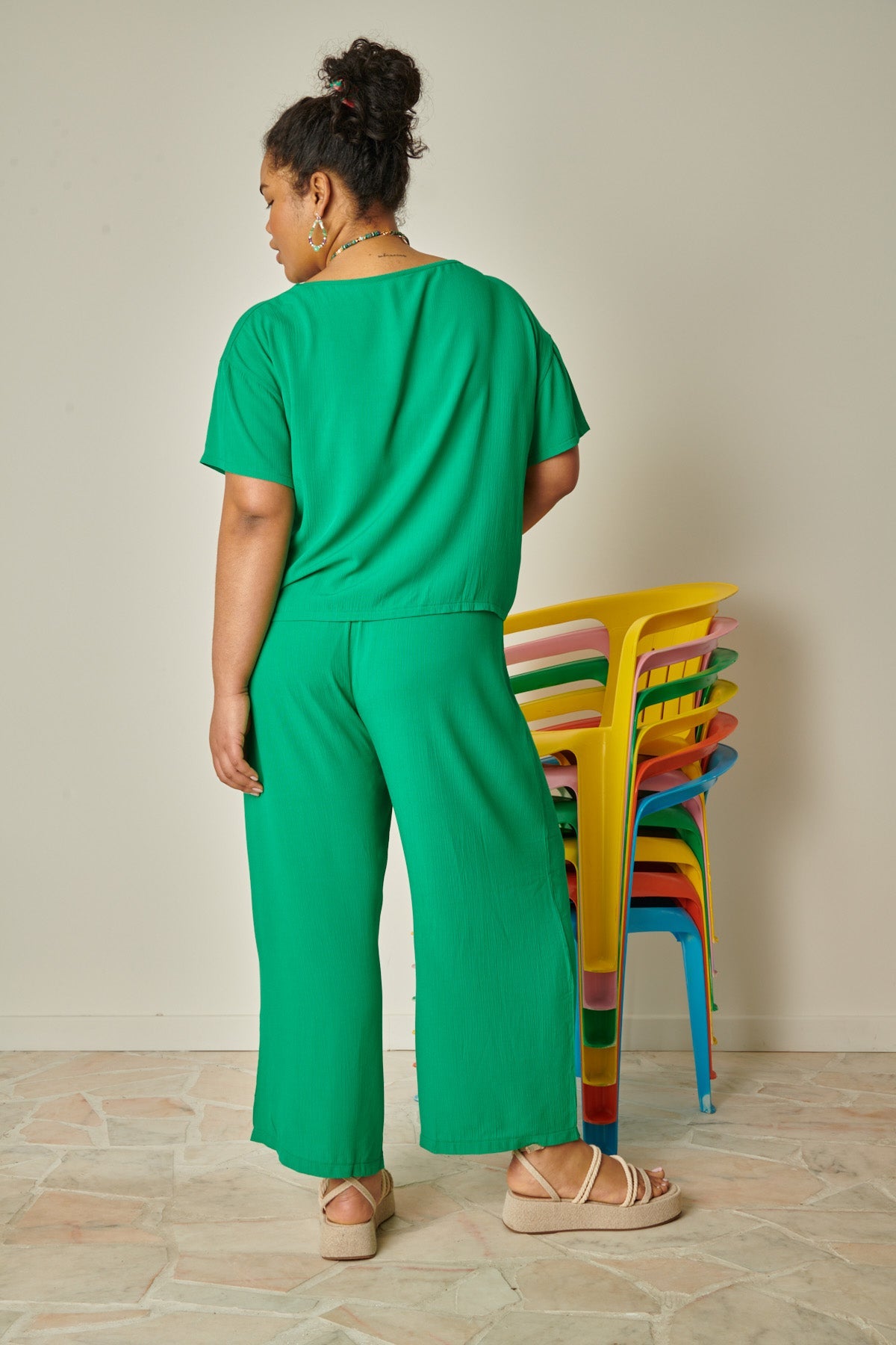 Hoby fait du 46 et porte une taille 2XL*