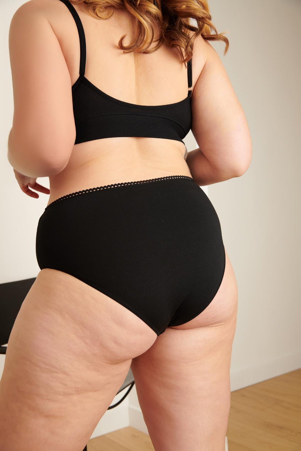 Isaure fait du 42 et porte une taille L*