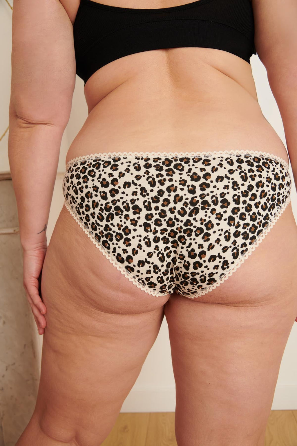 Isaure fait du 42 et porte une taille L*