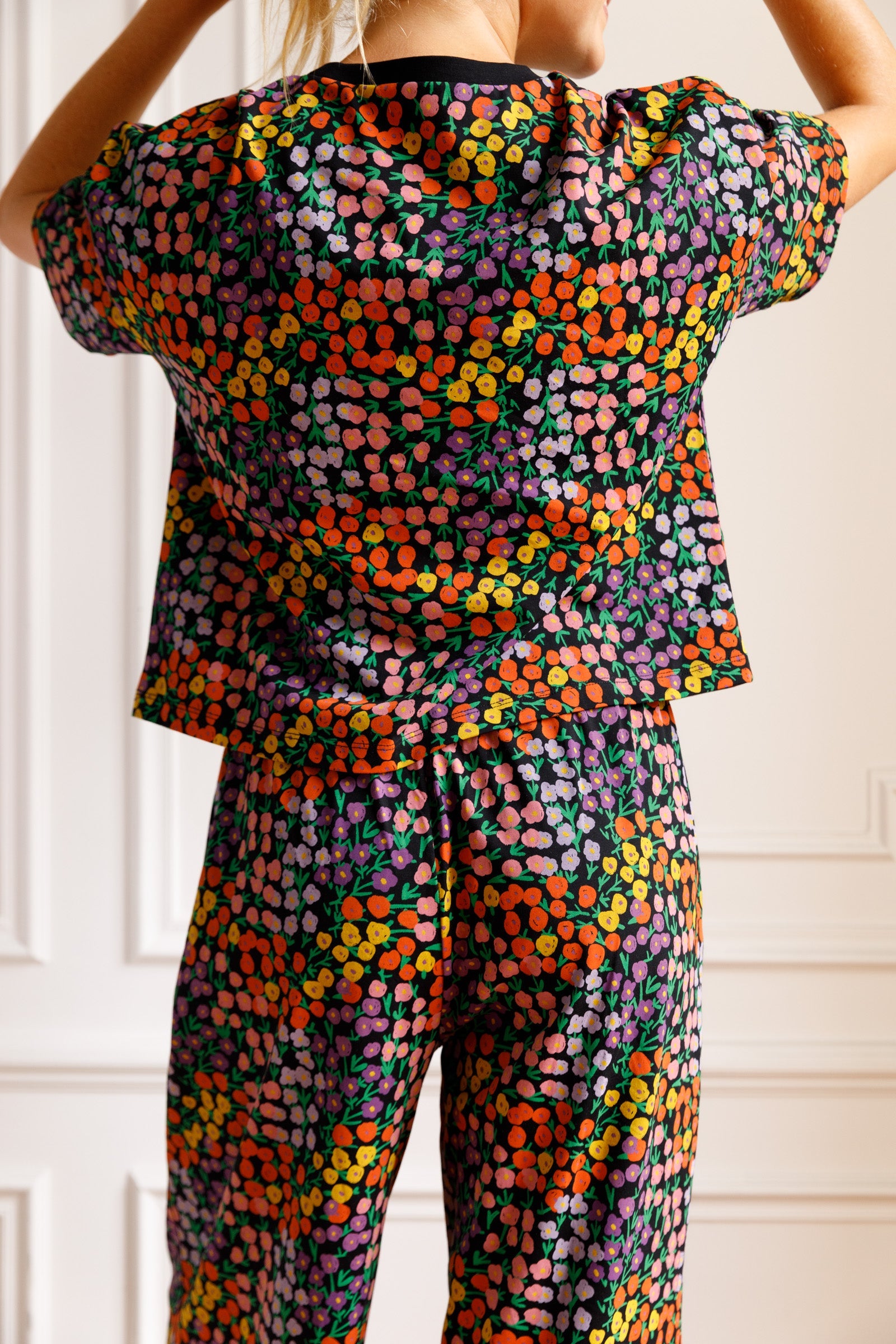 Violette fait 1m75 et du 36, elle porte une taille S*