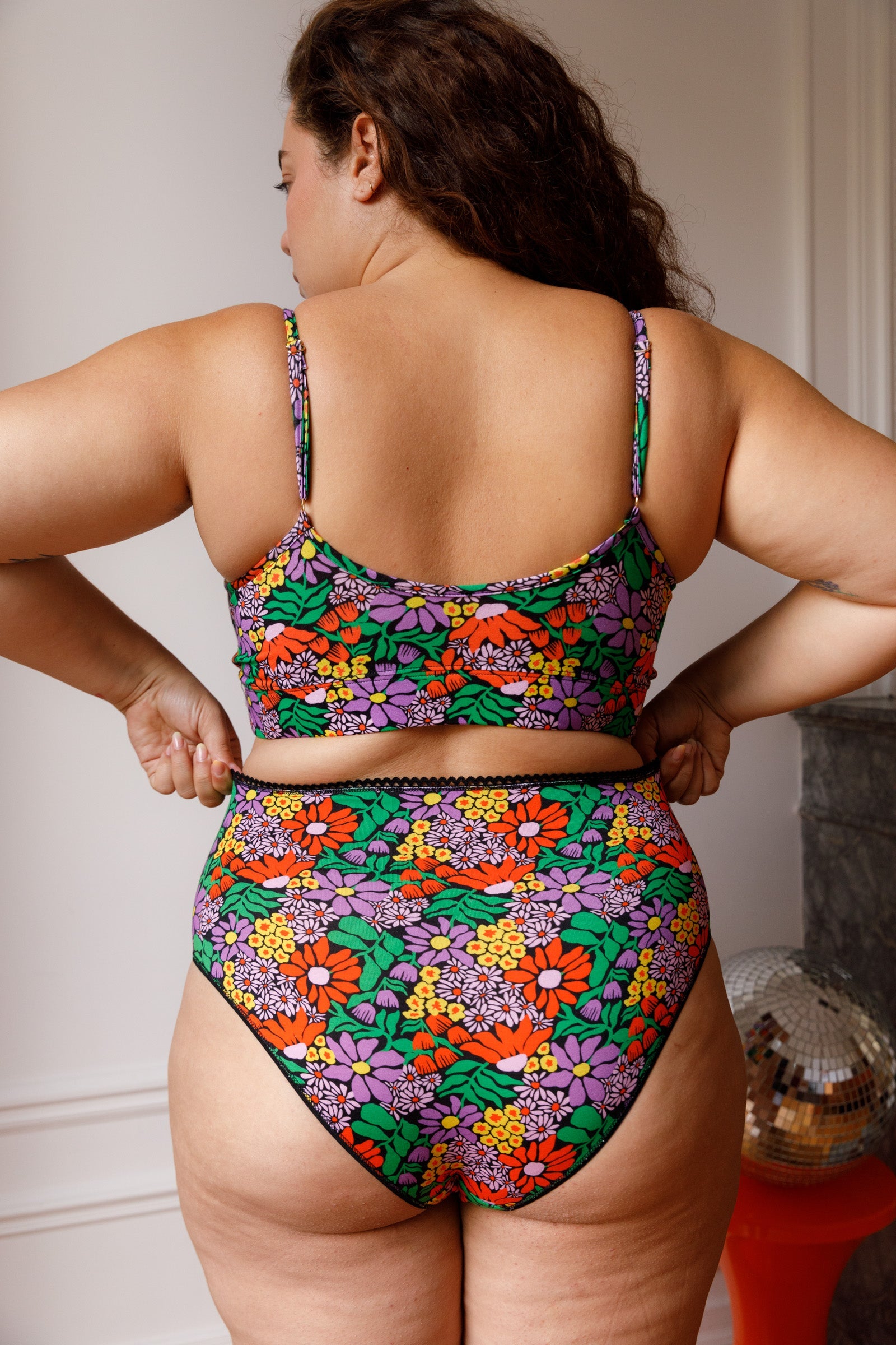 Amandine fait du 44 et porte une taille XL*